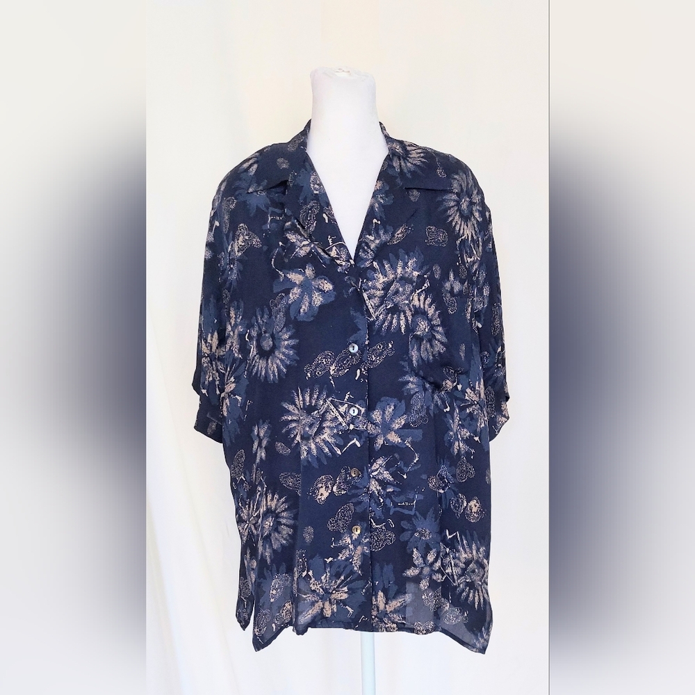 Saks Fifth Avenue Real Clothes 100% Silk Button Down Blouse Floral Size Medium